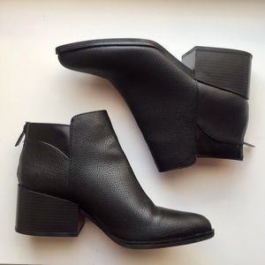 Vera Wang Black Booties, size 10